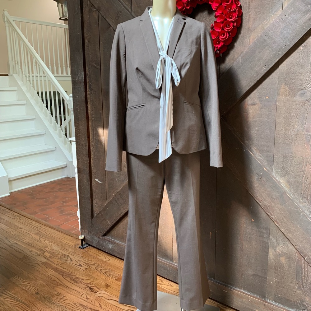 The Limited blazer size 4, taupe/dark tan